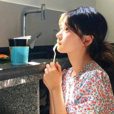 前尘如烟散新梦似潮生