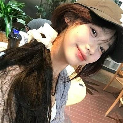 悄悄跟着我封面
